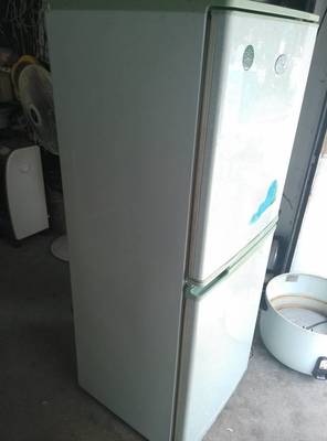 容聲冰箱196升 8成新僅售600元，老款機型制冷強勁，性價比之選
